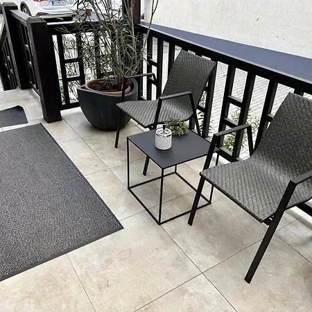 Peterfia Boutique 3-4 *